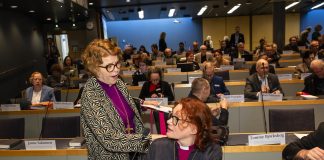 Kirkolliskokous hyväksyi muutoksia talousarvioon: Nuorille rukouskirja ja Mikkelin piispalle asunto