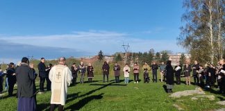 Kiitosakatistos luomakunnalle toi kirkolliskokouksen vanhalle piispanistuimen paikalle Aurajoen rantaan