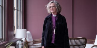 Jumalanpalveluspäivillä vieraileva norjalaispiispa: ”Säännölliset jumalanpalvelukset ovat kuin tasainen sydämen syke”