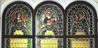 Teiskon kirkon Edelfelt konservoidaan – samalla toivotaan lisätietoja teoksen vaiheista Teiskon kirkon Edelfelt-teoksen yläosa.