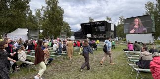 ”En kutsuisi Jumalaa äidiksi” — Sleyn Evankeliumijuhlassa pysähdyttiin vaikeiden kysymysten äärelle