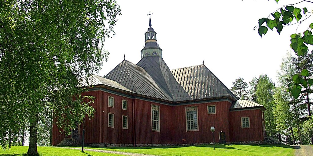 Ilomantsi jatkaa väliaikaisjärjestelyin, kuvassa Ilomantsin kirkko