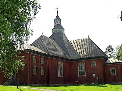 Ilomantsi jatkaa väliaikaisjärjestelyin, kuvassa Ilomantsin kirkko