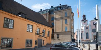 Tukholman suomalainen kirkko juhlii 300 vuottaan – Suomalainen seurakunta on muutosten keskellä