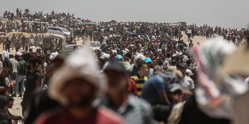 ihmisiä gazan alueella