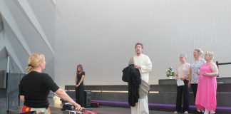 Hyvinkäällä järjestettävässä Teatterimessussa tuttu liturgia voi avautua uudella tavalla