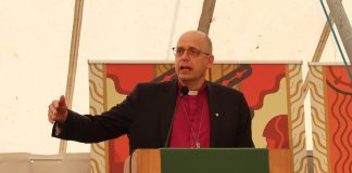 Piispa Juhana Pohjola Lähetyshiippakunnan kesäjuhlilla: ”Lähetyshiippakunta on Suomen kristillisen kentän tarkoin varjelluin salaisuus!”