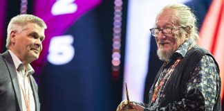 Glow-festivaalia vietettiin jo toisen kerran — Jaakko Löytty palkittiin elämäntyöstään
