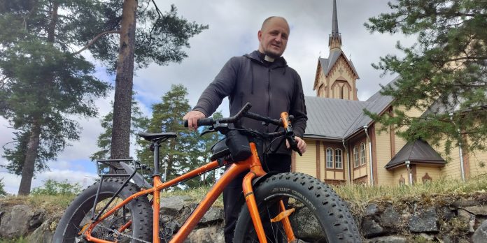 Lapinlahden-Varpaisjärven seurakunnan kirkkoherra olli viitaniemi