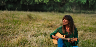 Jeesus-hippityttö Outi Müller ei hiljene