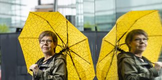 Tietokirjailija Liisa Lauerma tuo kirjassaan näkyväksi Suomeen muuttaneiden naisten elämää ja näiden uskonnollisuutta