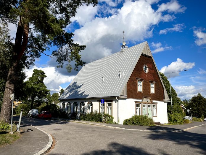 Pitäjänmäen kyläkirkko 3 by JG