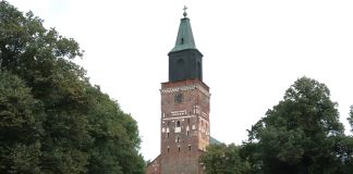 Kirkolliskokoukseen edustaja-aloite: ”On varauduttava kirkollisverosta luopumiseen ja kirkon julkisoikeudellisen aseman purkamiseen”