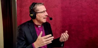 Piispa Keskitalo kommentoi pappisvihkimyksiä ulkomailla ja puolusti pastoraalista ohjetta