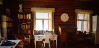 Hiljainen erämaasaari sai kirjailija Anni Swanin luomisvoiman kukoistamaan