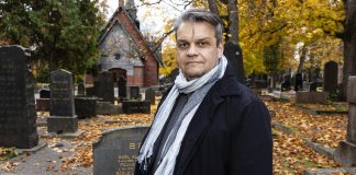 ”Katsoisin lahden yli Ruotsiin ja lähtisin selvittelemään hautausveroa”