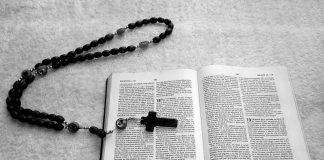 Paavi Leo XIV maailman eksorkistitapaamisen osanottajille: Hoitakaa vapauttamisen ja lohdutuksen virkaanne, niin Herra takaa voiton saatanasta