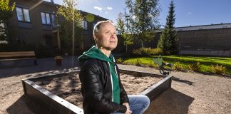 Runoileva perheenisä Tommi Hekanaho löysi Jumalan musiikin avulla