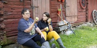 Oma puutarha on kuin pala paratiisia – edesmenneet elävät puissa ja perennoissa