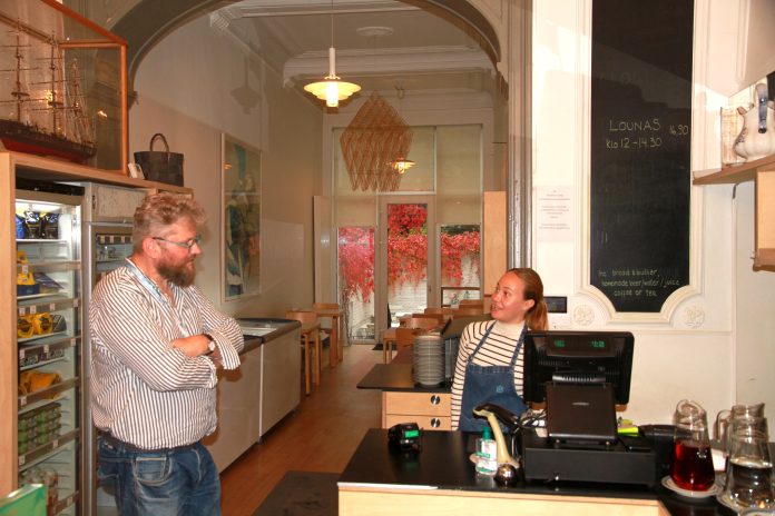 Bryssel kahvila 3 by Ville Miettinen