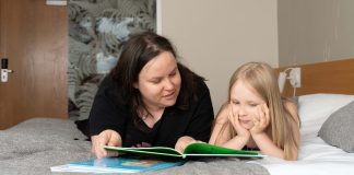 Poliittinen tahtotila on, että köyhien ei tarvitse lomailla, Anne Ylönen sanoo