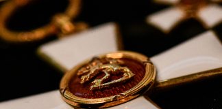 Metropoliitta Ambrosius, piispa Laajasalo ja piispa Åstrand saavat kunniamerkit – katso myös muut merkkien saajat