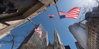 Tutkimus: Uskonto pitää pintansa Yhdysvalloissa — nuorten miesten uskonnollisuuden merkittävästä kasvusta ei ole merkkejä