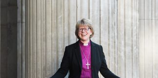 Kantelu Sarah Mullallya kohtaan raukesi, mutta alkuperäinen tapaus avataan uudelleen