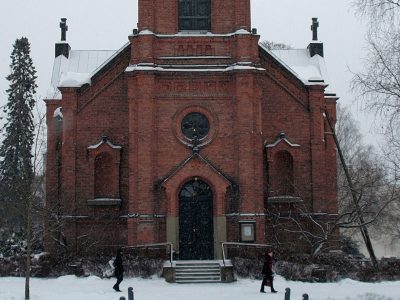 Jyväskylä'n Kaupunginkirkko edestä kuvattuna