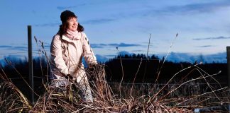 Taustaltaan esikoislestadiolainen Katri Kuusikallio: Ihmisyyden kipu luo yhteyttä