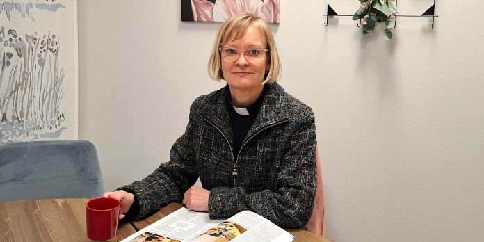 Tuomi Larvi by Anne Koskinen