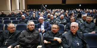 Nyt puhuvat kardinaali ja salesiaanisisar — Saksan katolinen kirkko herättelee keskustelua naisten pappeudesta