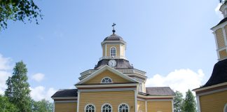 Moni kirkko Suomessa on talonpoikaisten rakentajien työtä