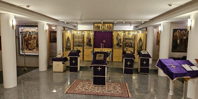 kirkkomuseon alakerran kirkkotila by Emilia Karhu kirkkomuseo riisan alakerran aulatila
