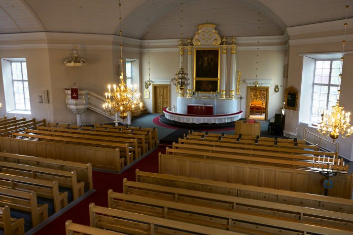 Interior of Kurikka Church 20190614 Kurikan kirkon sisätila vailla ihmisiä.