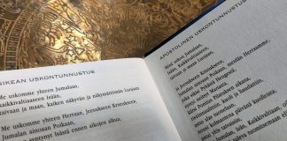 Kotimaa kysyy lukijoilta: Millainen olisi sinun uskontunnustuksesi? Kuvassa näkyy Virsikirjan takasivulla olevat uskontunnustukset.