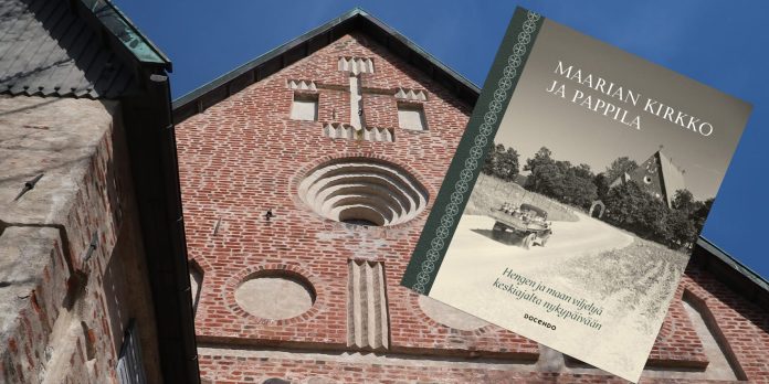 Maarian kirkko ja kirja by Freija Özcan Kuvassa on Maarian kirkon pääty ja kirkosta kertovan kirjan kansikuva.