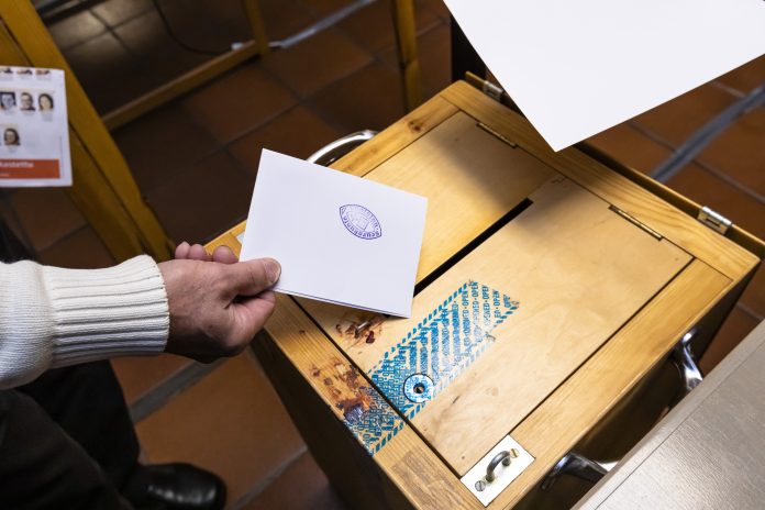 Seurakuntavaalien äänestys Espoossa Tapiolan kirkolla 20.11.2022