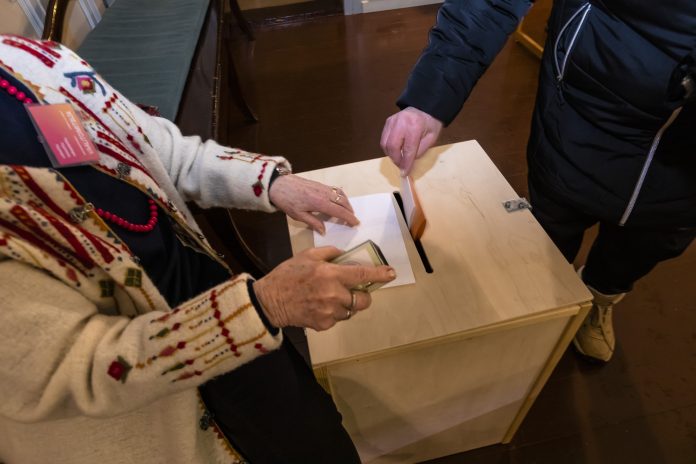 Seurakuntavaalien äänestys Porvoon suomalaisessa seurakunnassa 20.11.2022